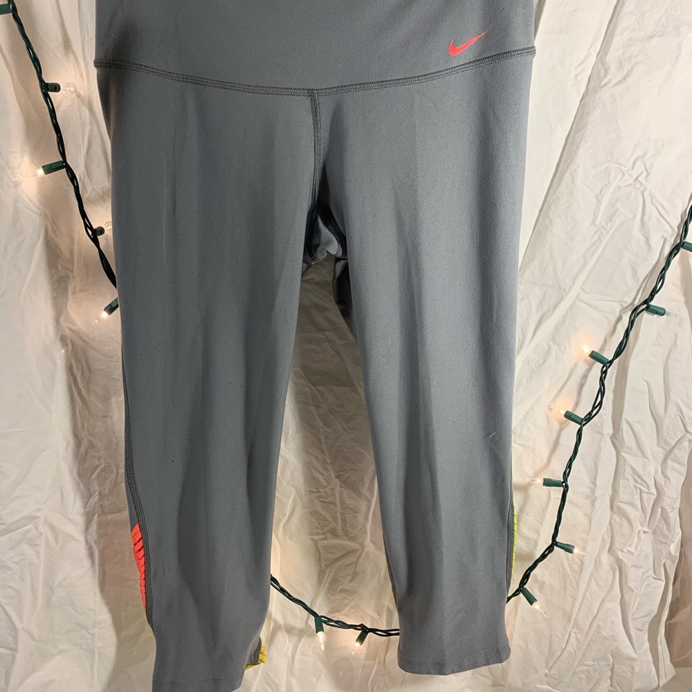 Women’s Dry Fit Nike Capri leggings